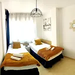 Apartamento La Playa Blanca 1 Orbiplaya, Pool, Beach Front, Wifi *